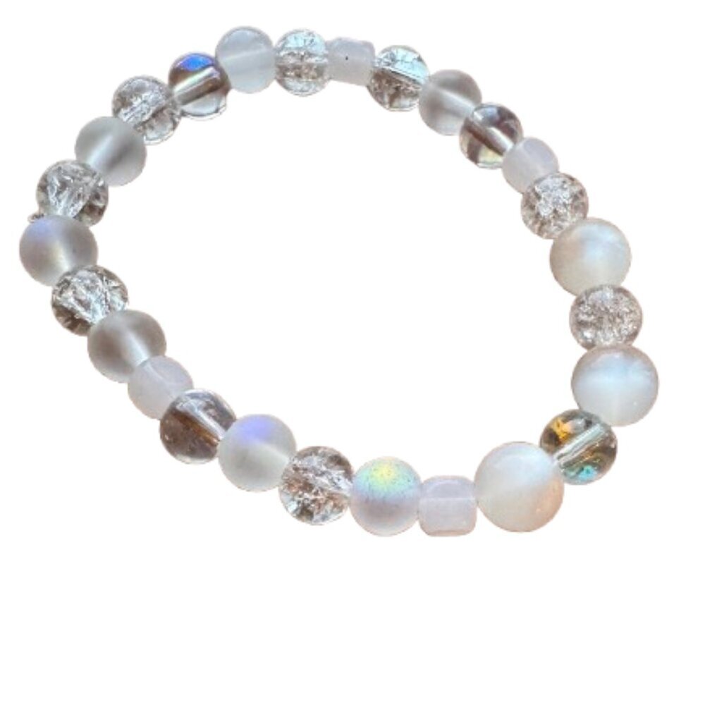 Opaque, crackled white and solid white beaded stretch bracelet. NWT (MJW027) - Picture 3 of 3